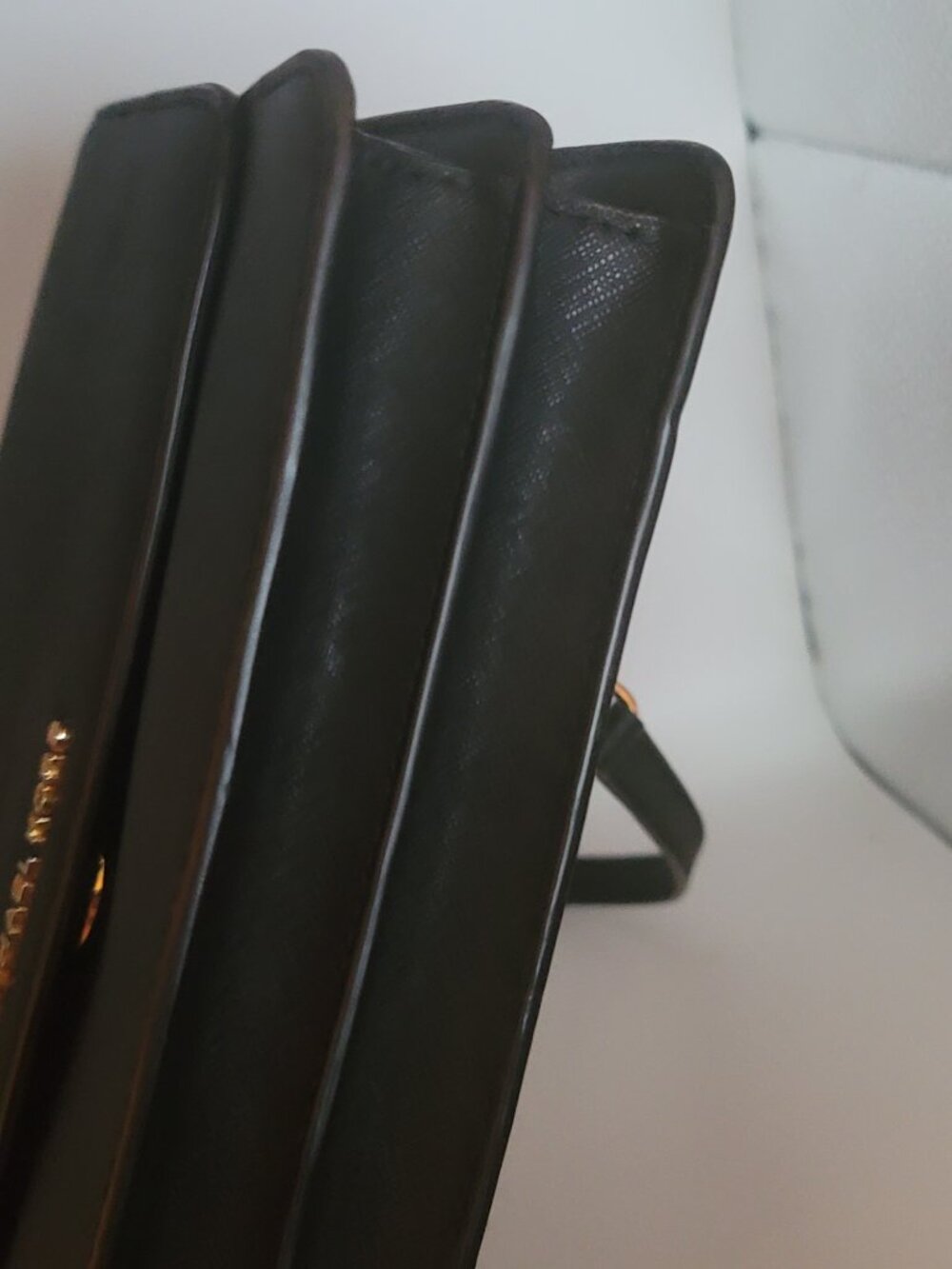 Michael Kors Black Crossbody Bag saffiano leather – Gold Chain Strap - Picture 2 of 7